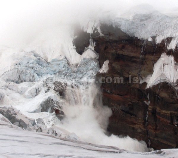 Avalancha. Cumbre Sur Antisana. Leonardo Vivar Ayora Antisana